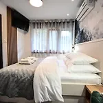 بيت ضيافة Laurea 3*