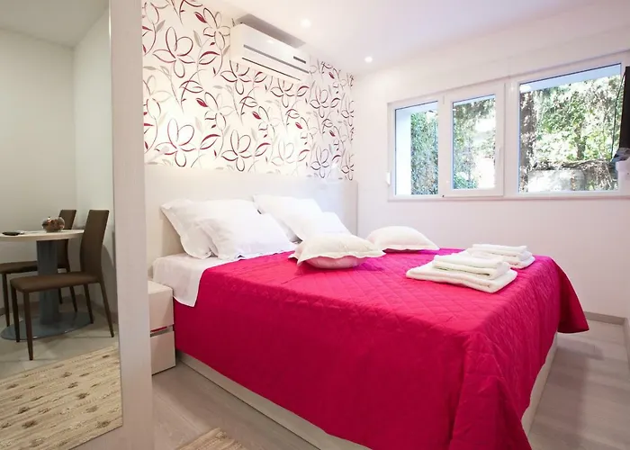 Laurea Guest house 3*