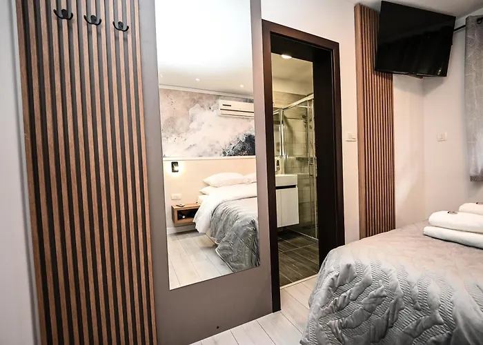 Laurea Affittacamere 3*